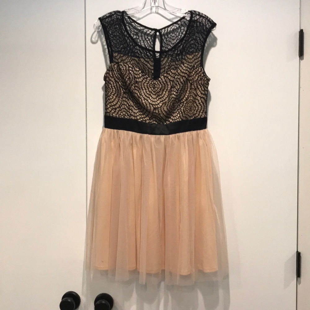 Lace and tulle party dress
